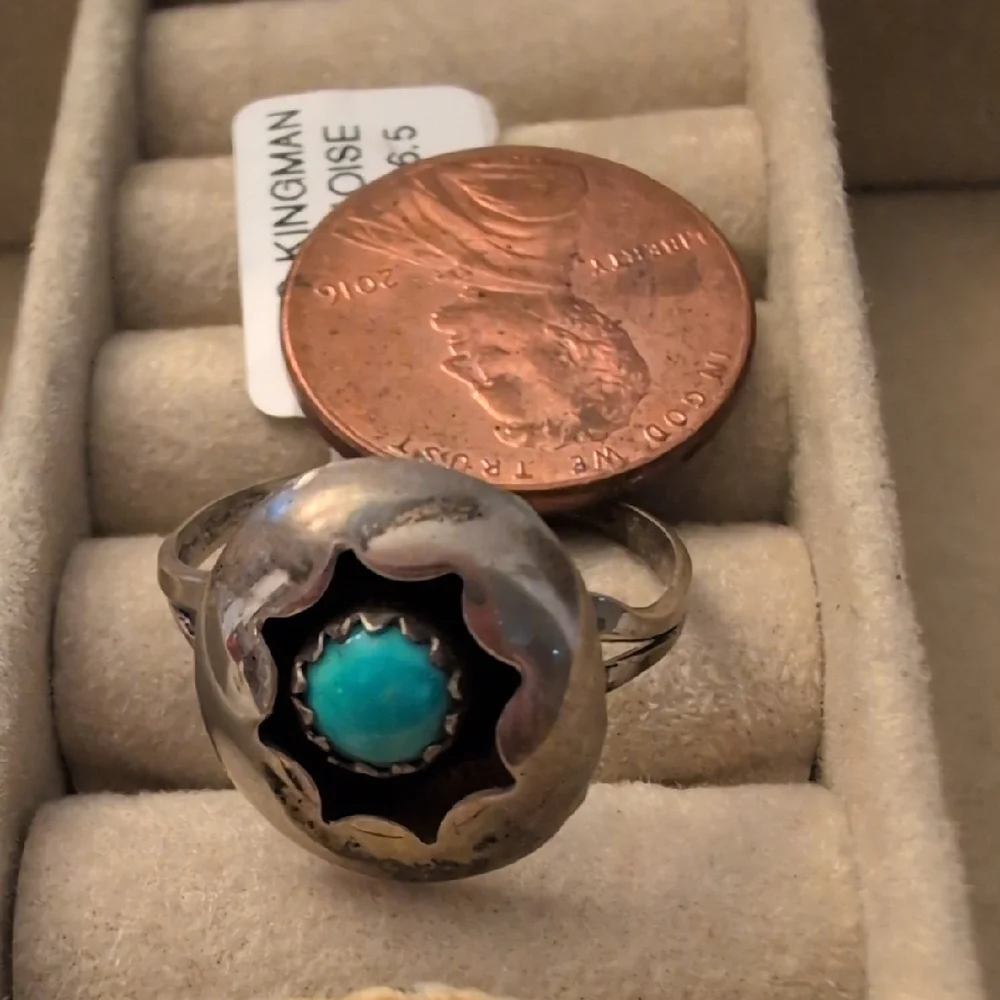 Sterling Silver Ring with Kingman Turquoise Stone - Picture 4 of 5